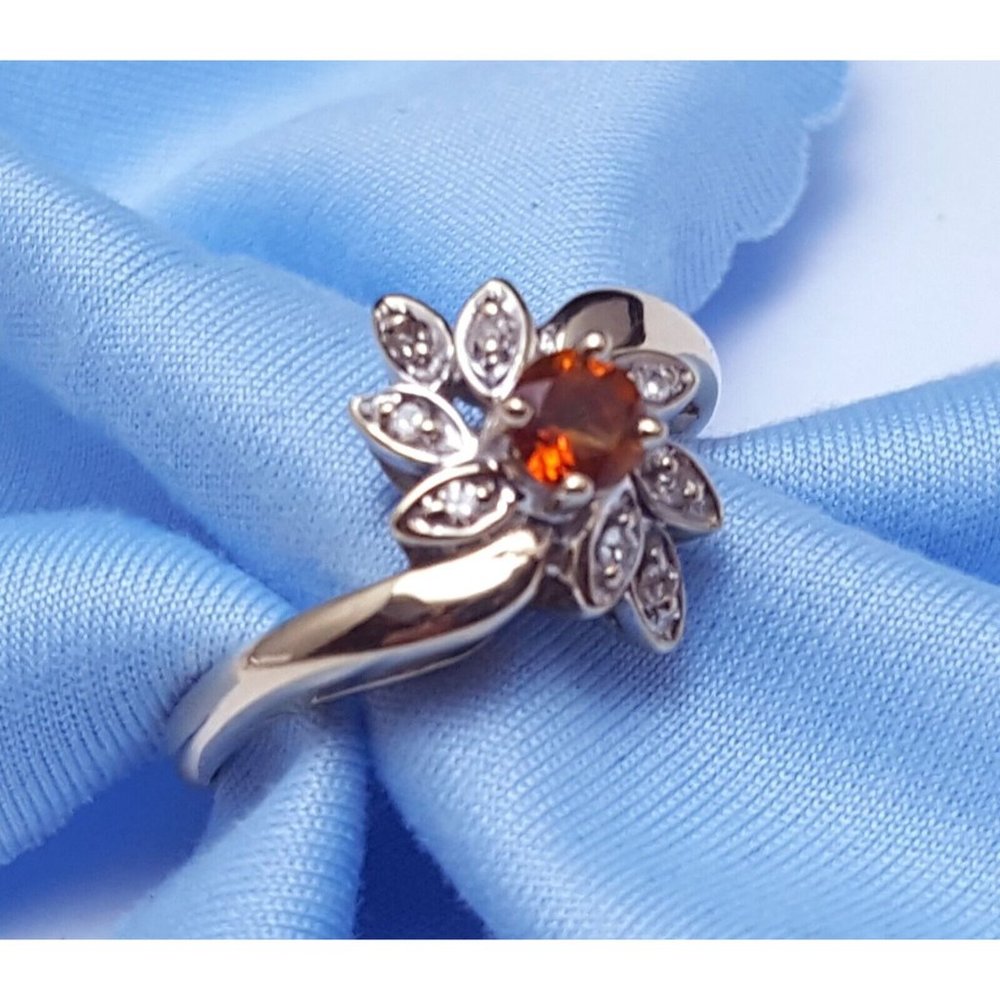 Beautiful 10K Karat Solid Yellow Gold Designer Round Topaz & Diamond Ring